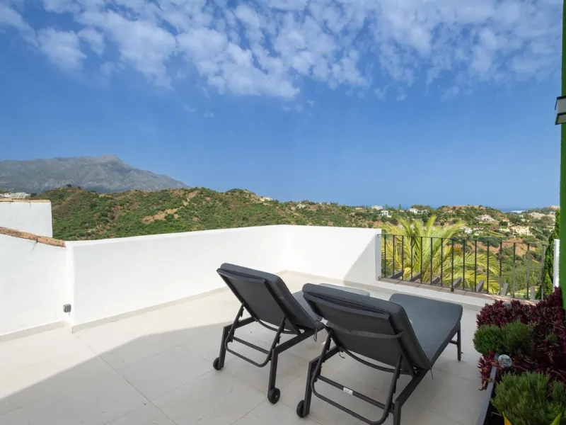 Apartment - Penthouse в продаже в Benahavís, Málaga. В доме 3 спален и 3 ванных комнат. Площадь дома 148 м²