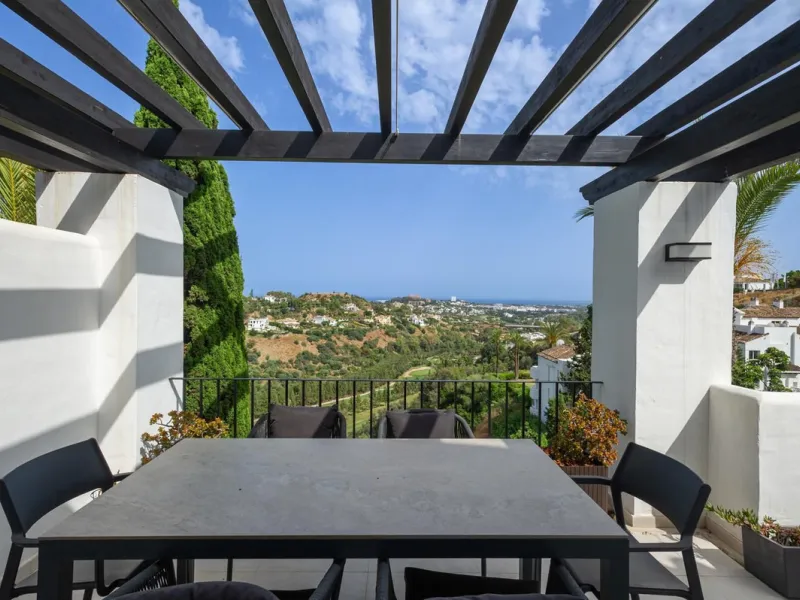 Apartment - Penthouse в продаже в Benahavís, Málaga. В доме 3 спален и 3 ванных комнат. Площадь дома 148 м²