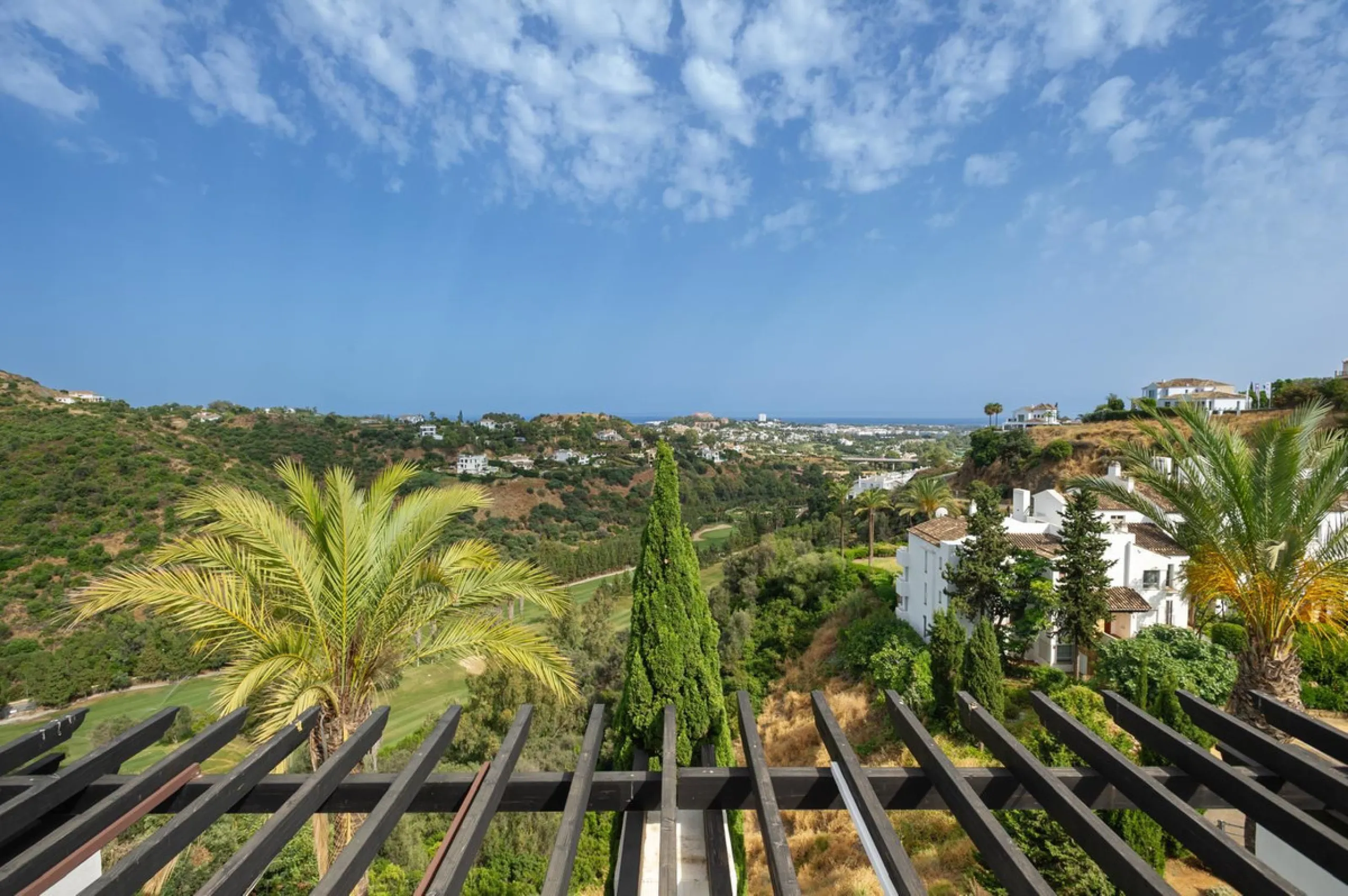 Apartment - Penthouse в продаже в Benahavís, Málaga. В доме 3 спален и 3 ванных комнат. Площадь дома 148 м²