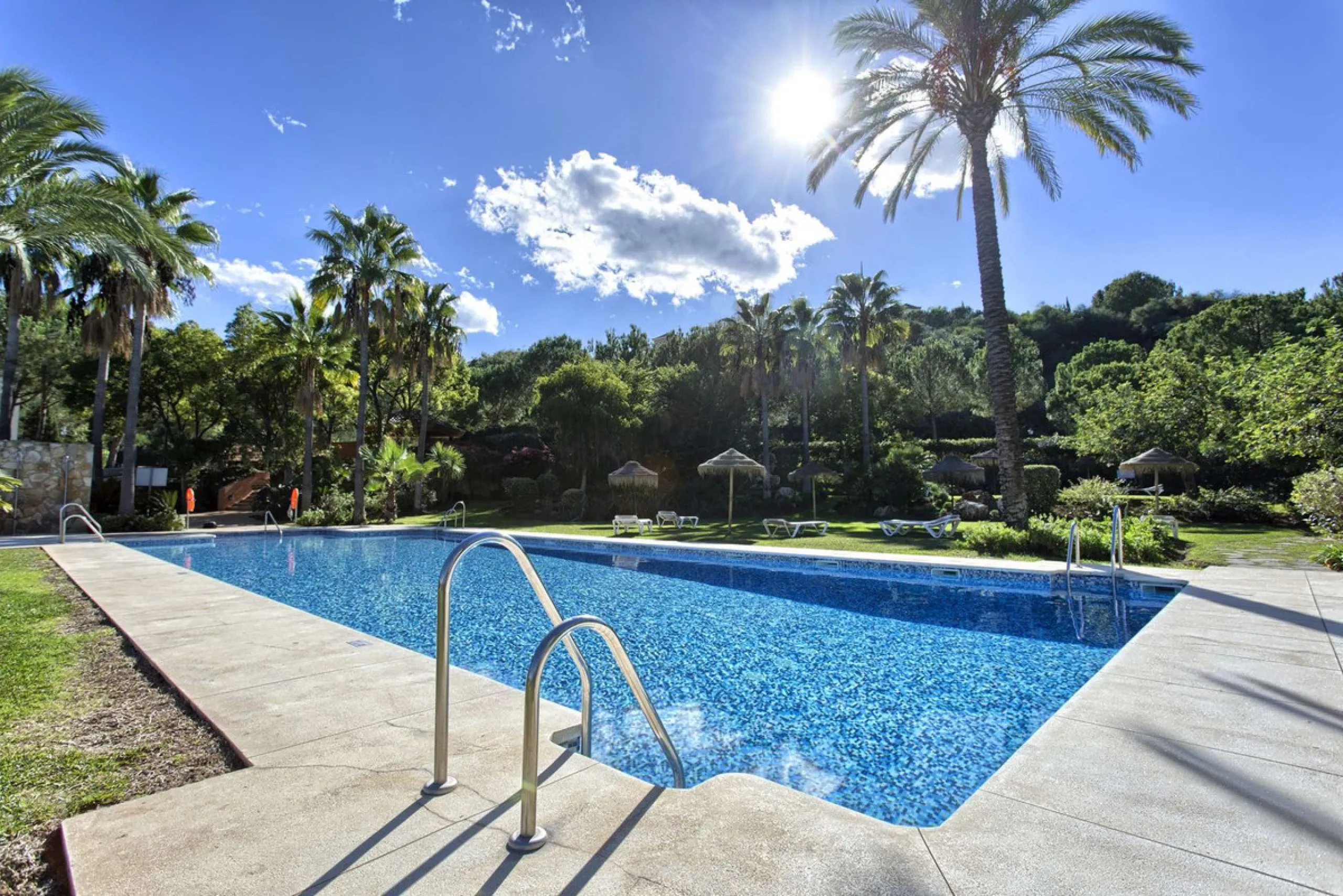 Apartment - Penthouse в продаже в Benahavís, Málaga. В доме 3 спален и 3 ванных комнат. Площадь дома 148 м²