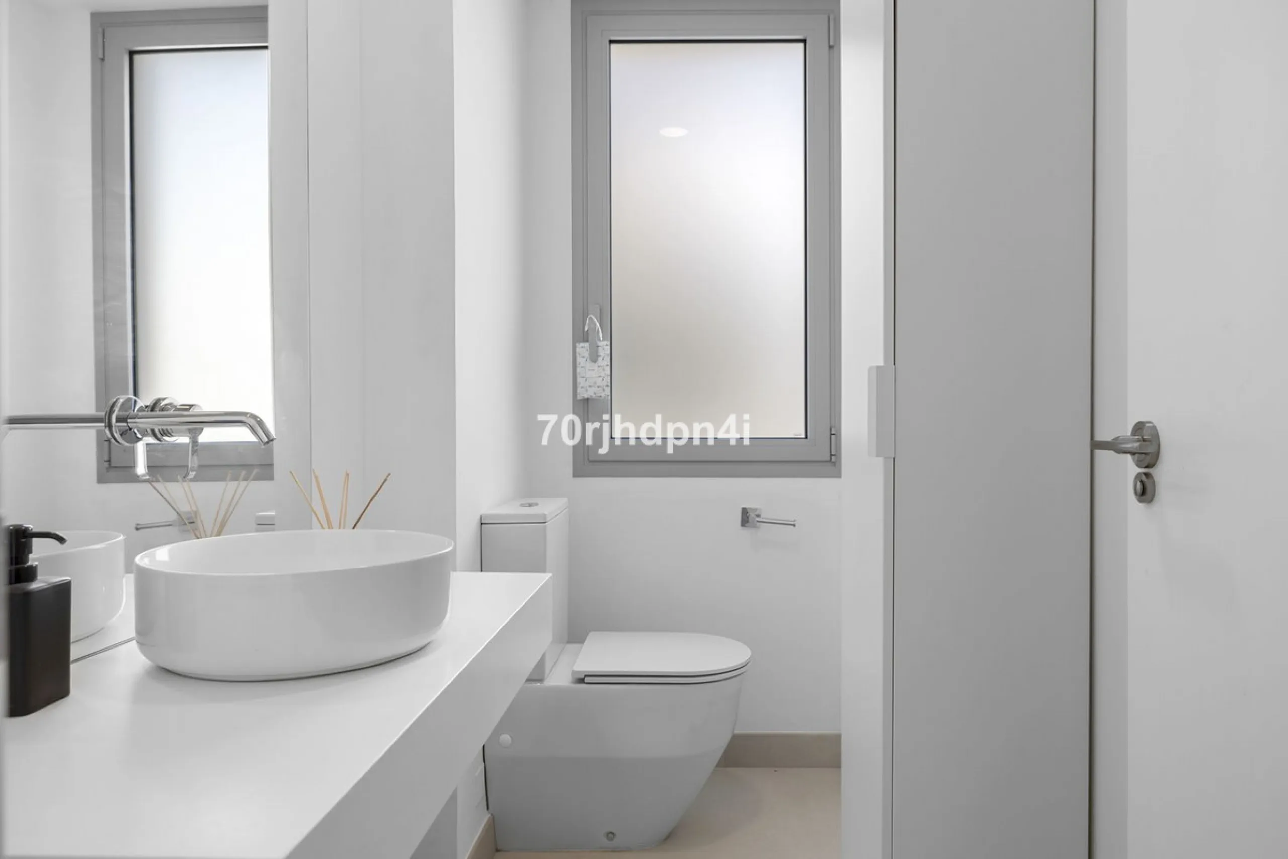 Modern first-floor apartment in ONE Residences, Calanova Golf, offering panoramic sea and golf views. South-facing with a spacious 40 m² terrace.