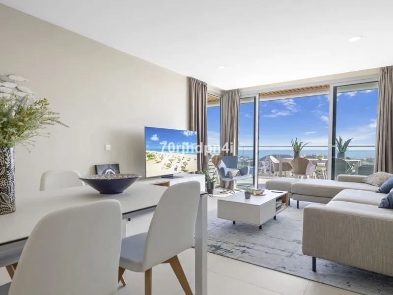 Modern first-floor apartment in ONE Residences, Calanova Golf, offering panoramic sea and golf views. South-facing with a spacious 40 m² terrace.