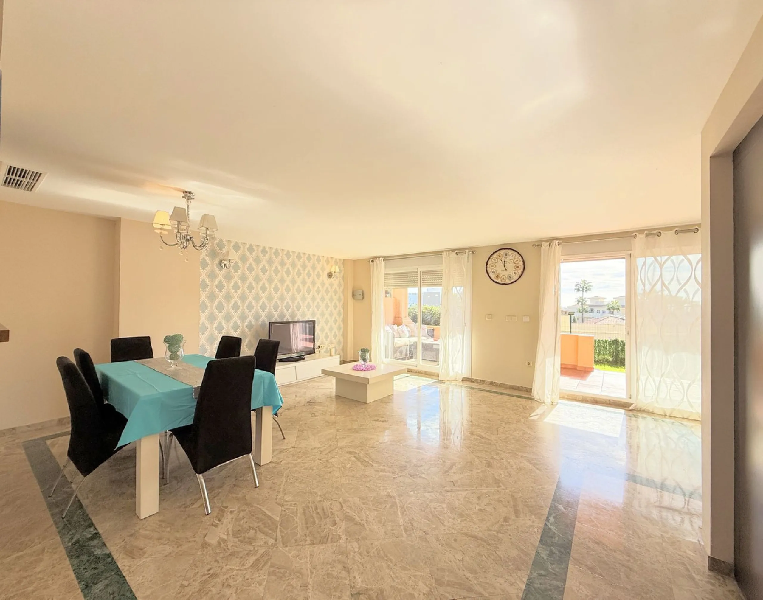 WONDERFUL CORNER TOWNHOUSE WITH SEA VIEWS, LARGE GARDEN, SOLARIUM AND PRIVATE ELEVATOR, ESTEPONA