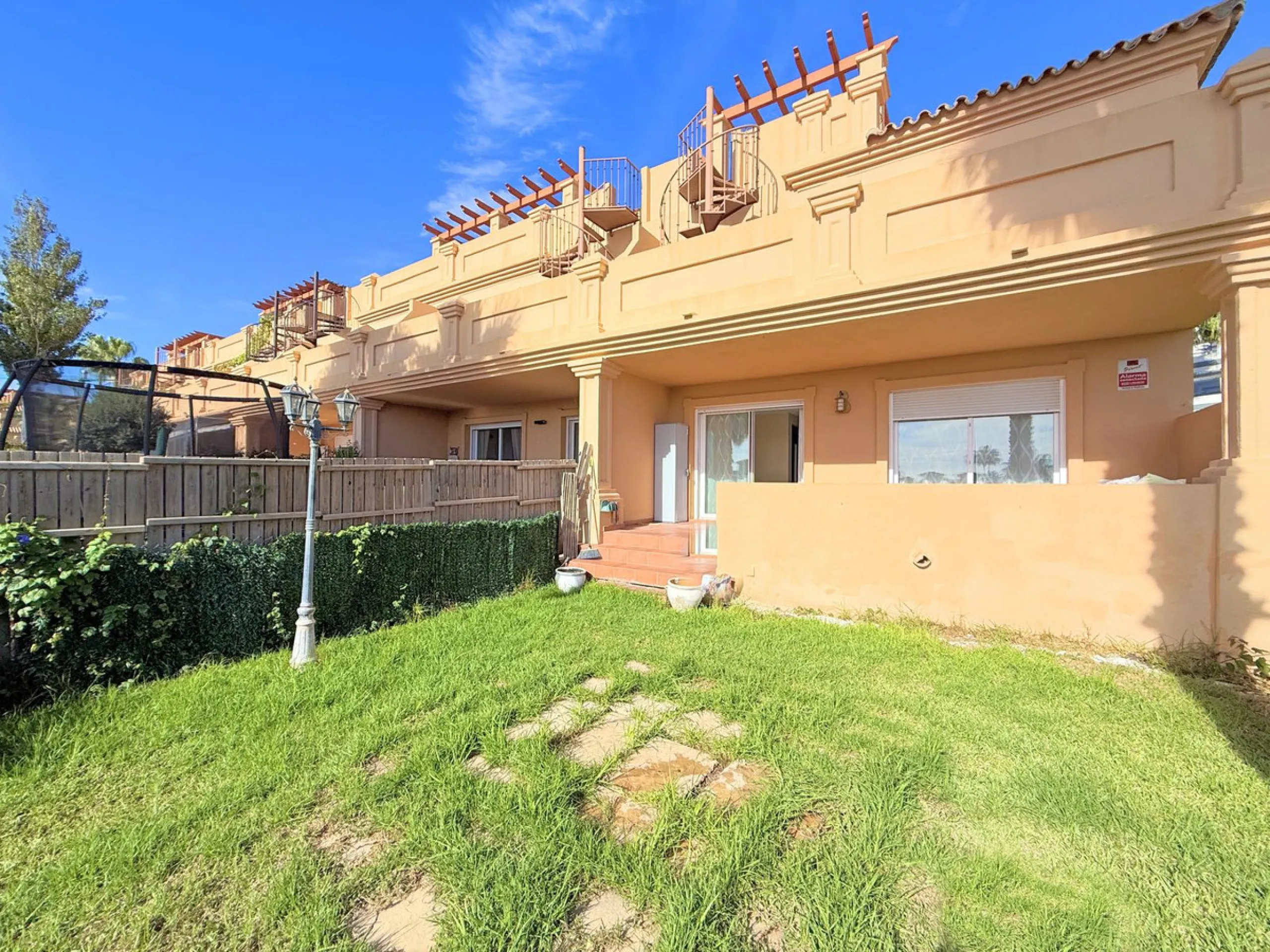 WONDERFUL CORNER TOWNHOUSE WITH SEA VIEWS, LARGE GARDEN, SOLARIUM AND PRIVATE ELEVATOR, ESTEPONA