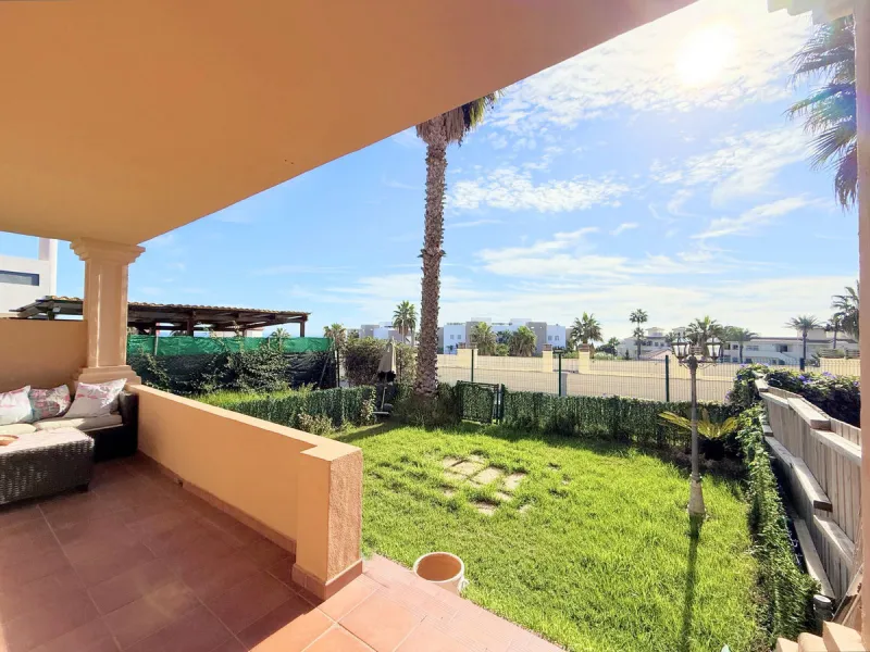 WONDERFUL CORNER TOWNHOUSE WITH SEA VIEWS, LARGE GARDEN, SOLARIUM AND PRIVATE ELEVATOR, ESTEPONA