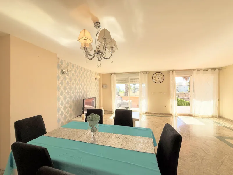 WONDERFUL CORNER TOWNHOUSE WITH SEA VIEWS, LARGE GARDEN, SOLARIUM AND PRIVATE ELEVATOR, ESTEPONA