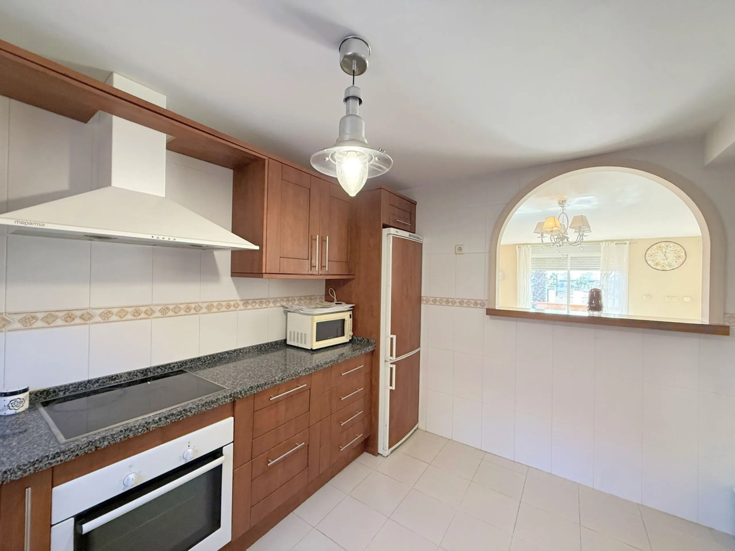 WONDERFUL CORNER TOWNHOUSE WITH SEA VIEWS, LARGE GARDEN, SOLARIUM AND PRIVATE ELEVATOR, ESTEPONA