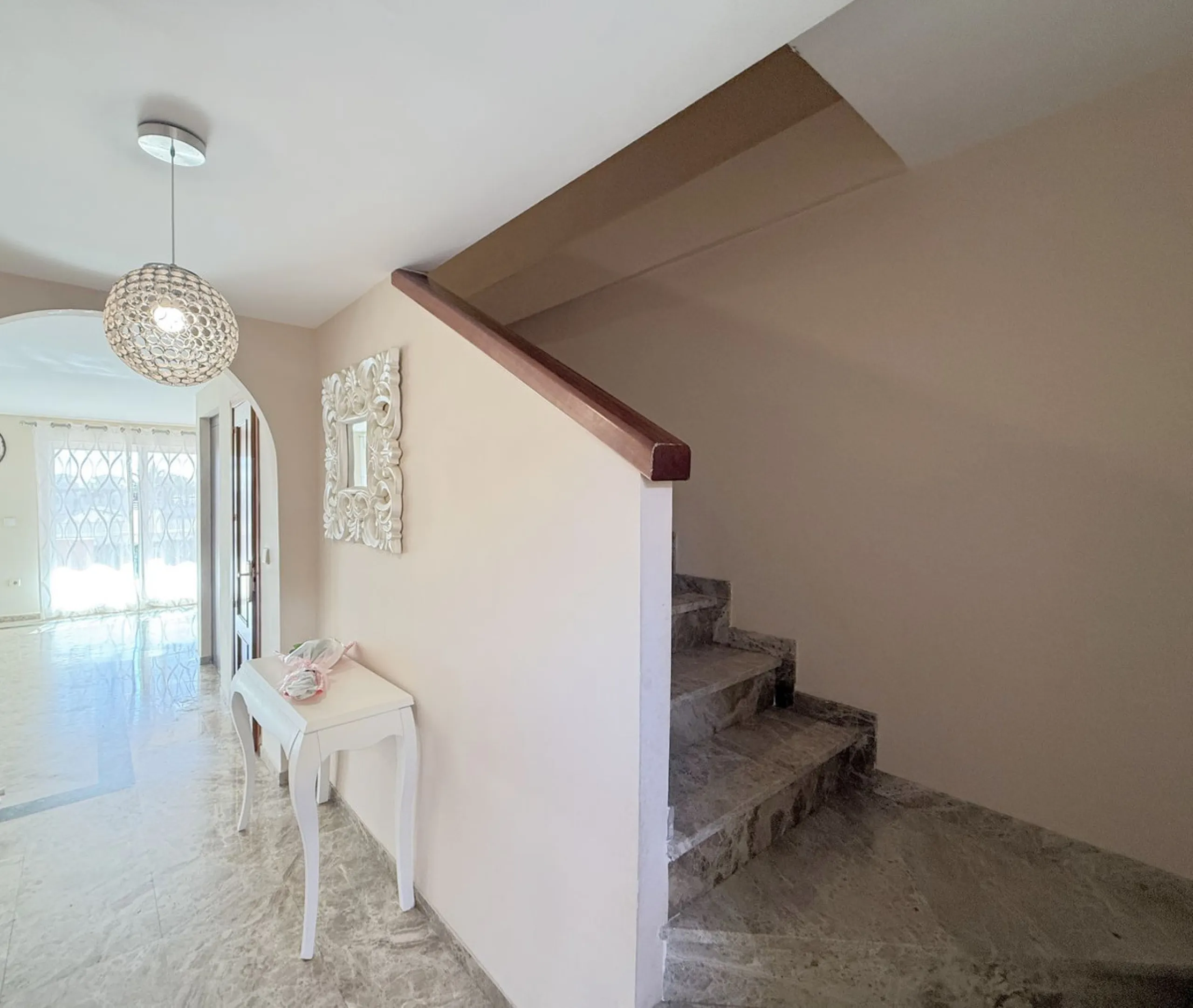 WONDERFUL CORNER TOWNHOUSE WITH SEA VIEWS, LARGE GARDEN, SOLARIUM AND PRIVATE ELEVATOR, ESTEPONA