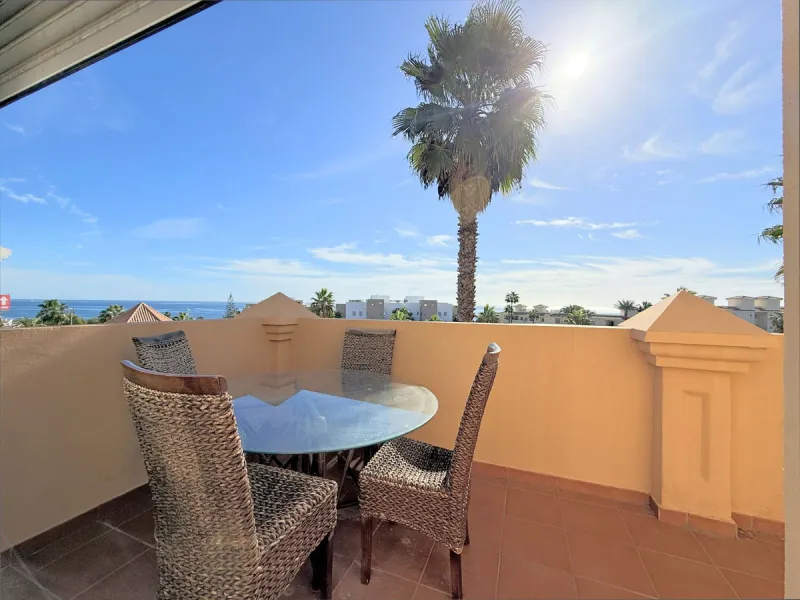 WONDERFUL CORNER TOWNHOUSE WITH SEA VIEWS, LARGE GARDEN, SOLARIUM AND PRIVATE ELEVATOR, ESTEPONA