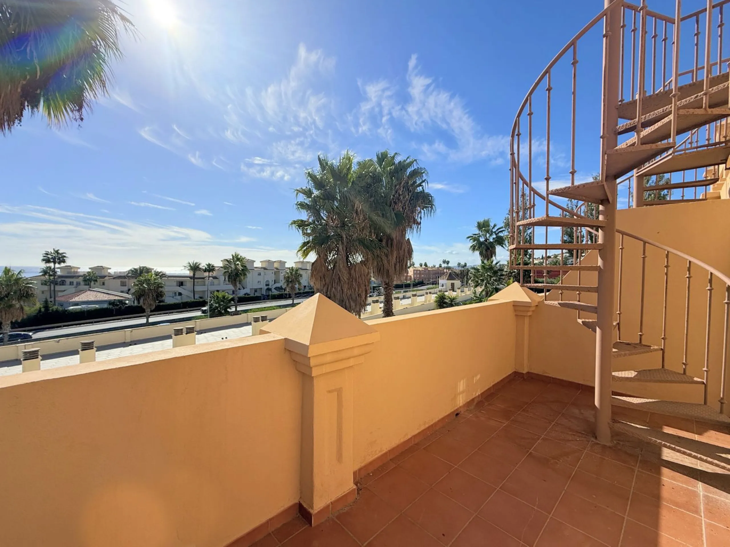 WONDERFUL CORNER TOWNHOUSE WITH SEA VIEWS, LARGE GARDEN, SOLARIUM AND PRIVATE ELEVATOR, ESTEPONA