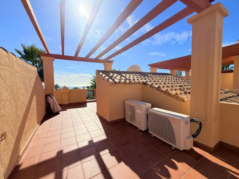 WONDERFUL CORNER TOWNHOUSE WITH SEA VIEWS, LARGE GARDEN, SOLARIUM AND PRIVATE ELEVATOR, ESTEPONA