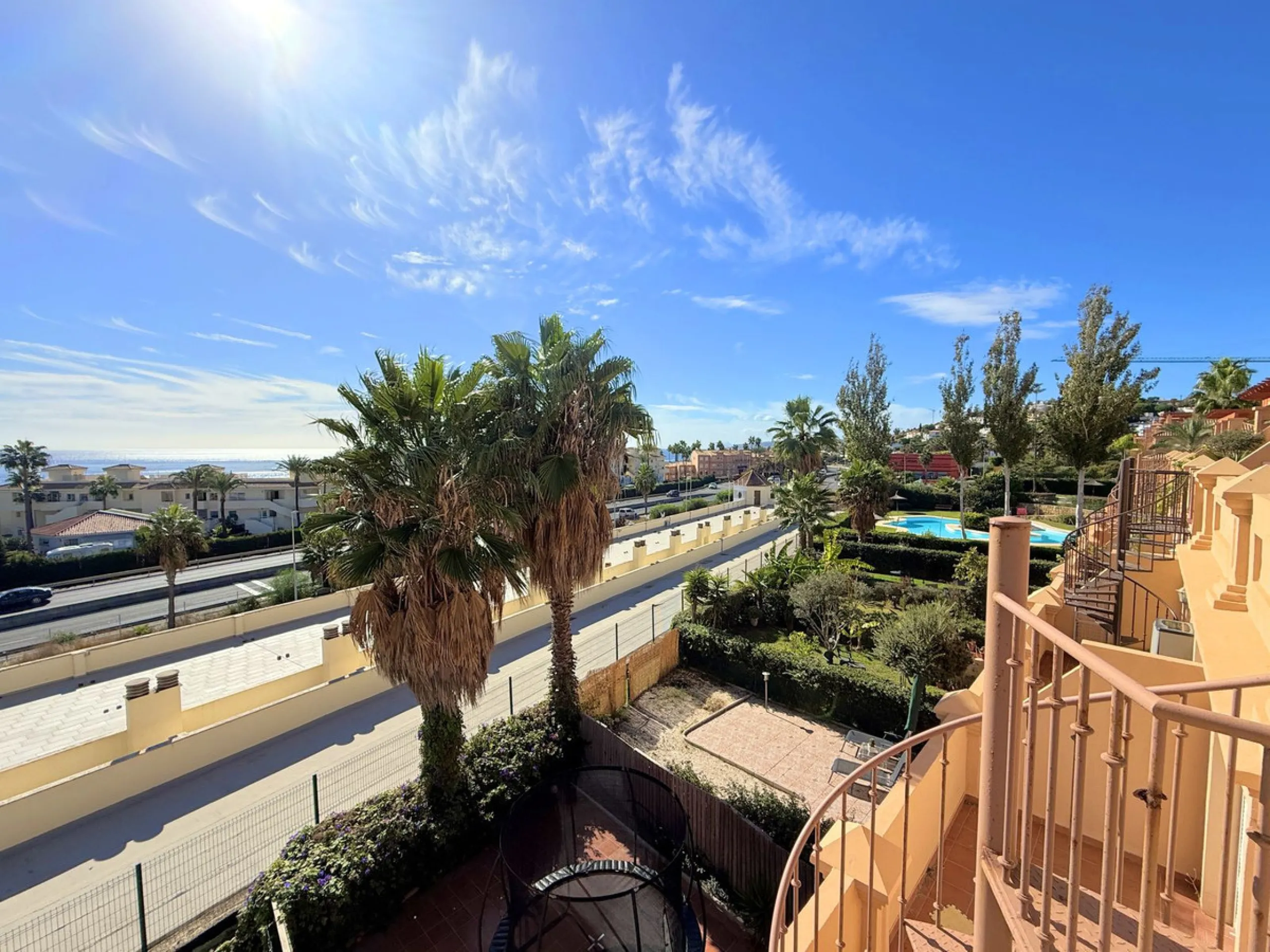 WONDERFUL CORNER TOWNHOUSE WITH SEA VIEWS, LARGE GARDEN, SOLARIUM AND PRIVATE ELEVATOR, ESTEPONA