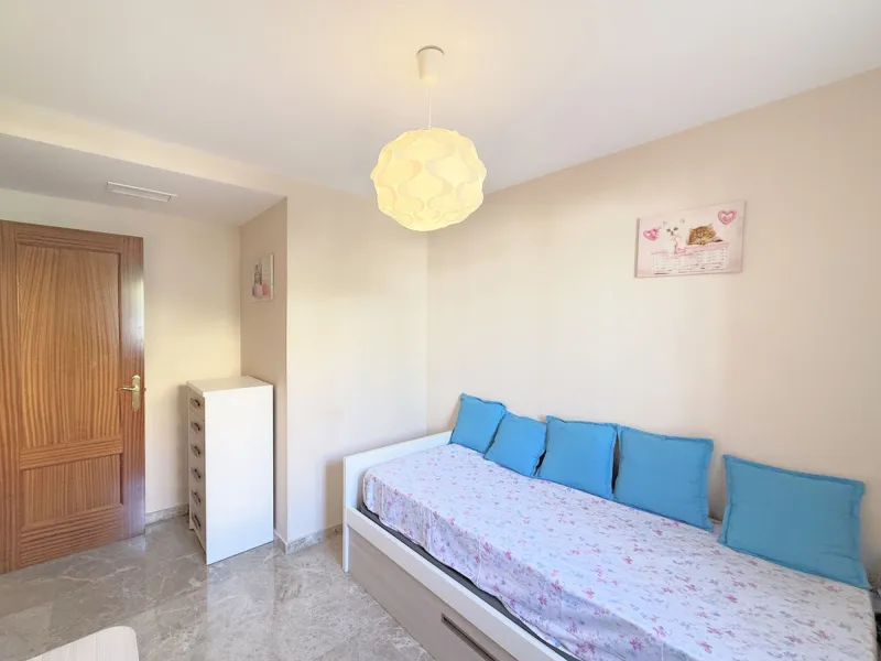 WONDERFUL CORNER TOWNHOUSE WITH SEA VIEWS, LARGE GARDEN, SOLARIUM AND PRIVATE ELEVATOR, ESTEPONA