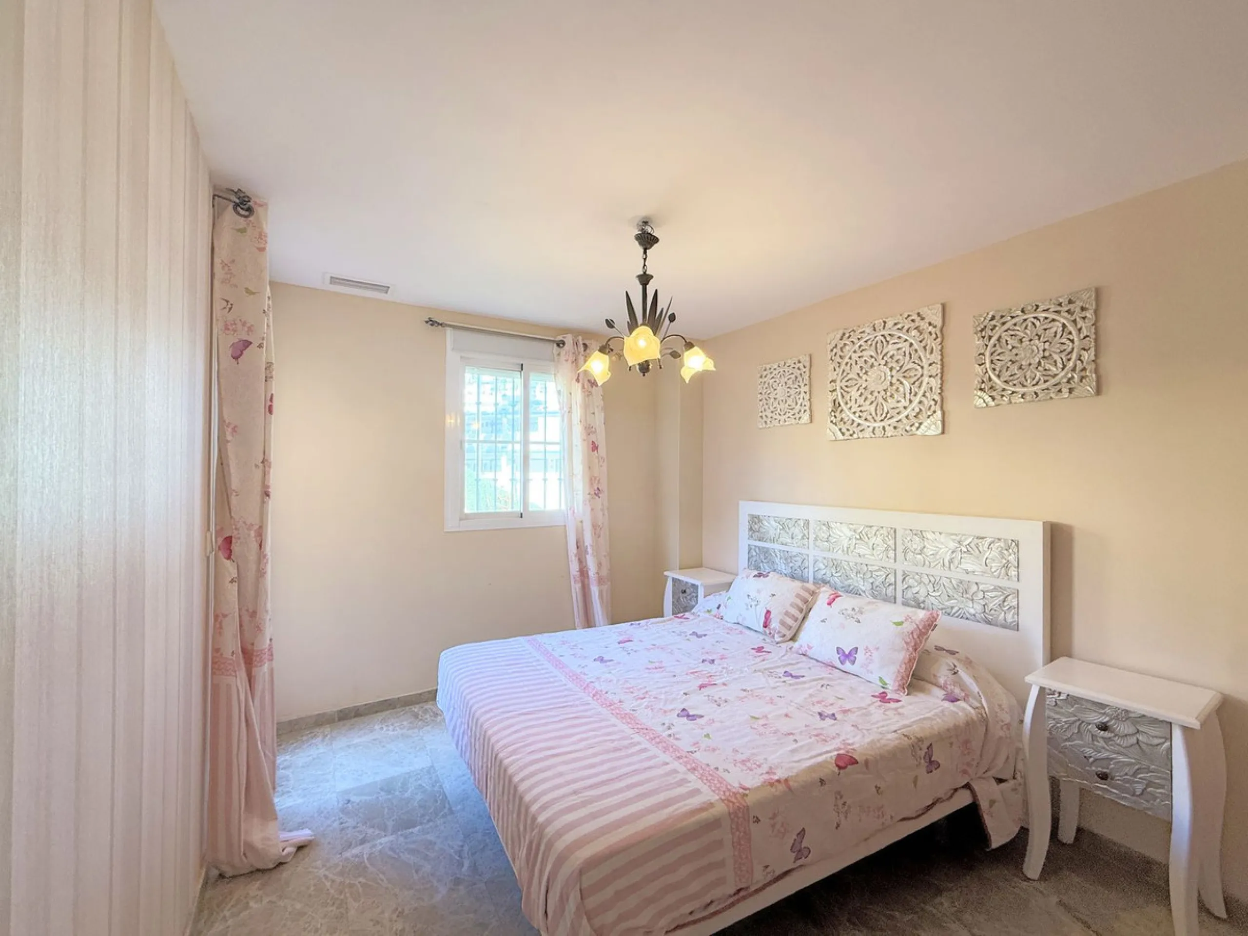 WONDERFUL CORNER TOWNHOUSE WITH SEA VIEWS, LARGE GARDEN, SOLARIUM AND PRIVATE ELEVATOR, ESTEPONA