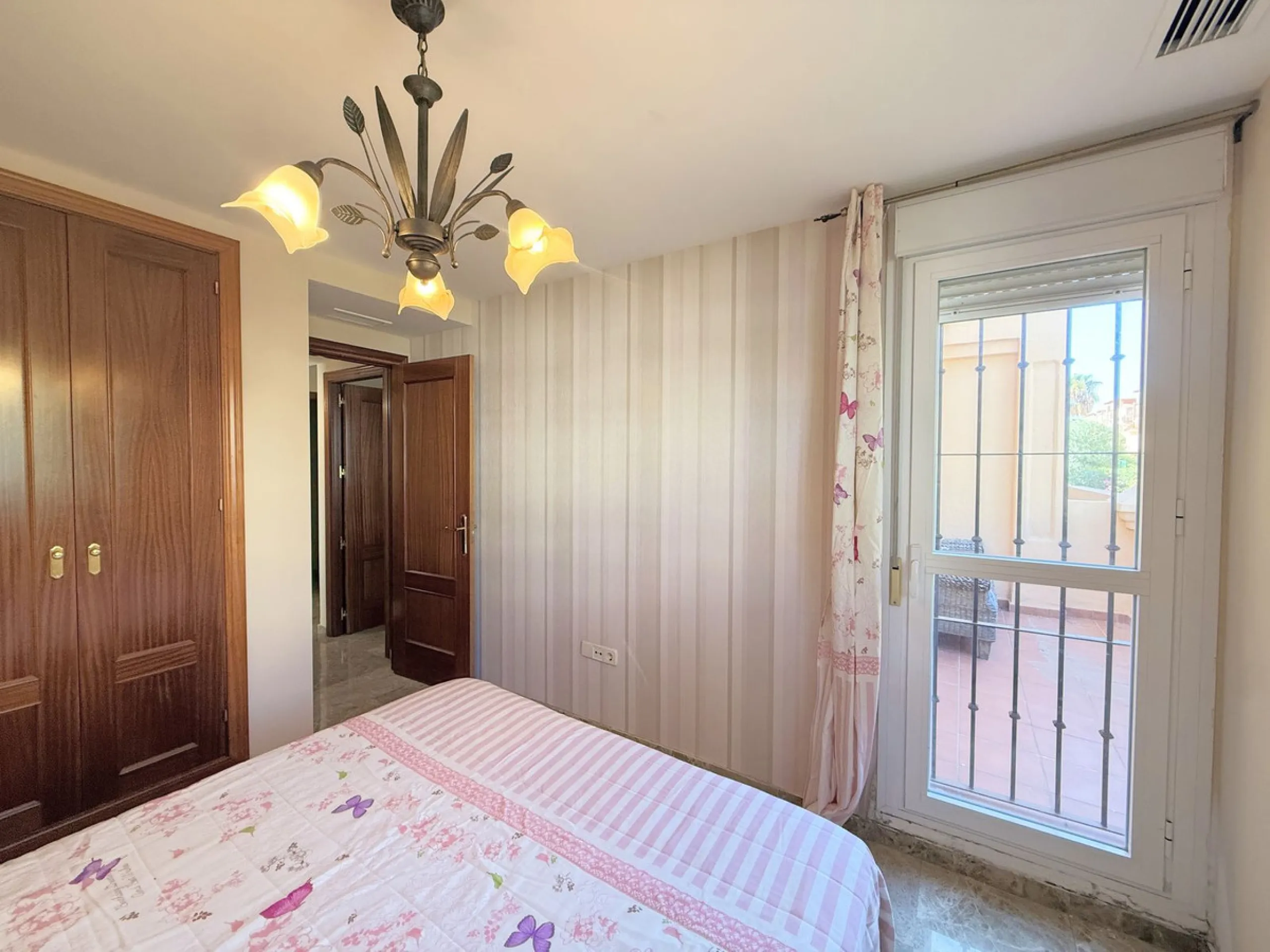 WONDERFUL CORNER TOWNHOUSE WITH SEA VIEWS, LARGE GARDEN, SOLARIUM AND PRIVATE ELEVATOR, ESTEPONA