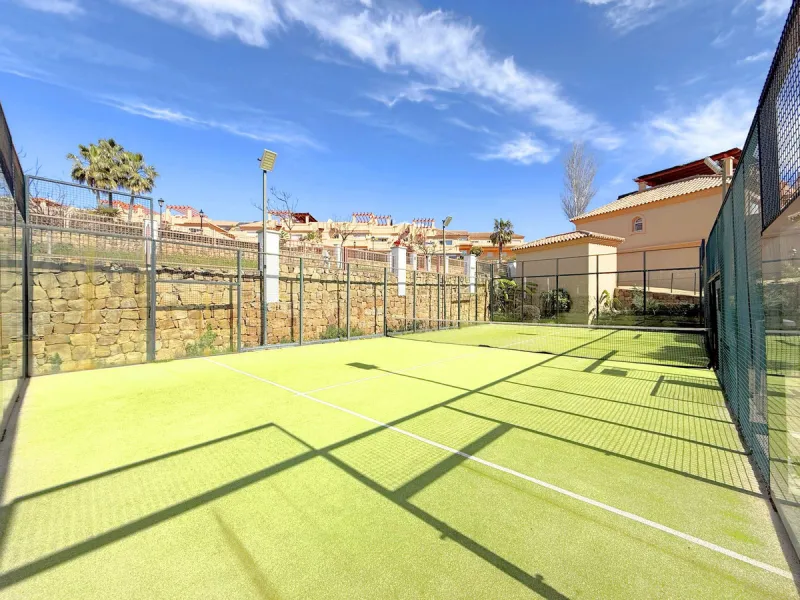 WONDERFUL CORNER TOWNHOUSE WITH SEA VIEWS, LARGE GARDEN, SOLARIUM AND PRIVATE ELEVATOR, ESTEPONA