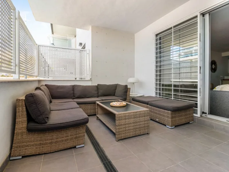 Apartment - Ground Floor Apartment в продаже в Torrox, Málaga. В доме 3 спален и 2 ванных комнат. Площадь дома 81 м²