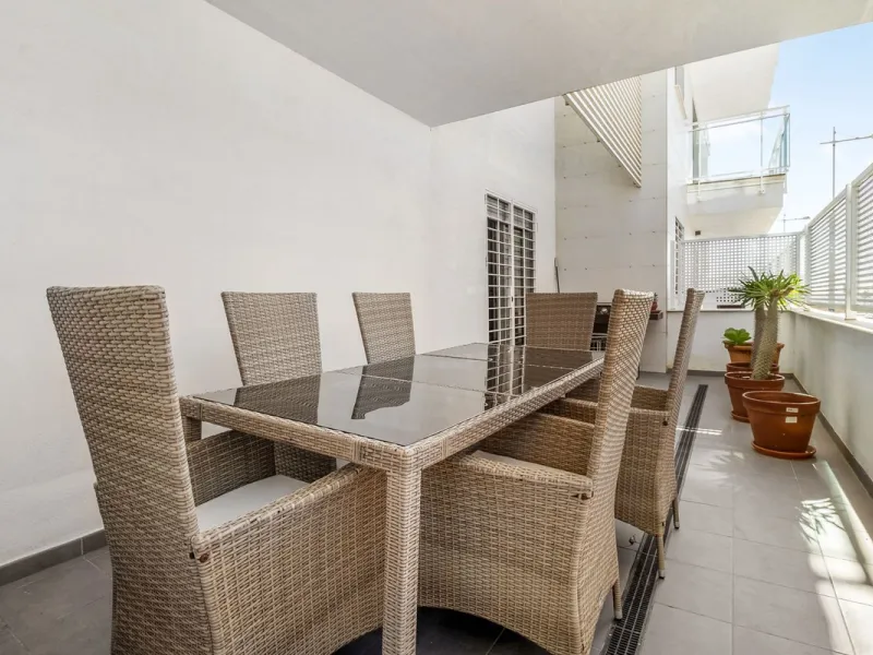 Apartment - Ground Floor Apartment в продаже в Torrox, Málaga. В доме 3 спален и 2 ванных комнат. Площадь дома 81 м²