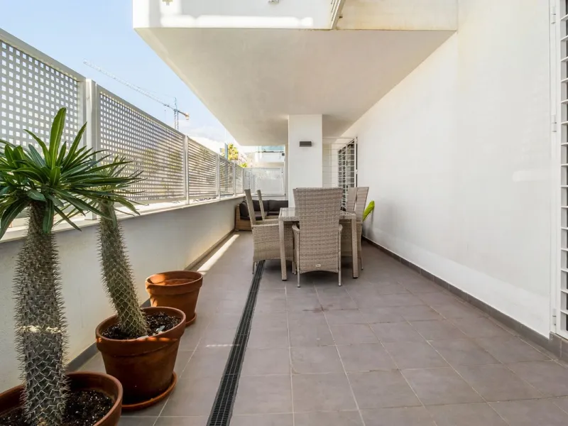 Apartment - Ground Floor Apartment в продаже в Torrox, Málaga. В доме 3 спален и 2 ванных комнат. Площадь дома 81 м²