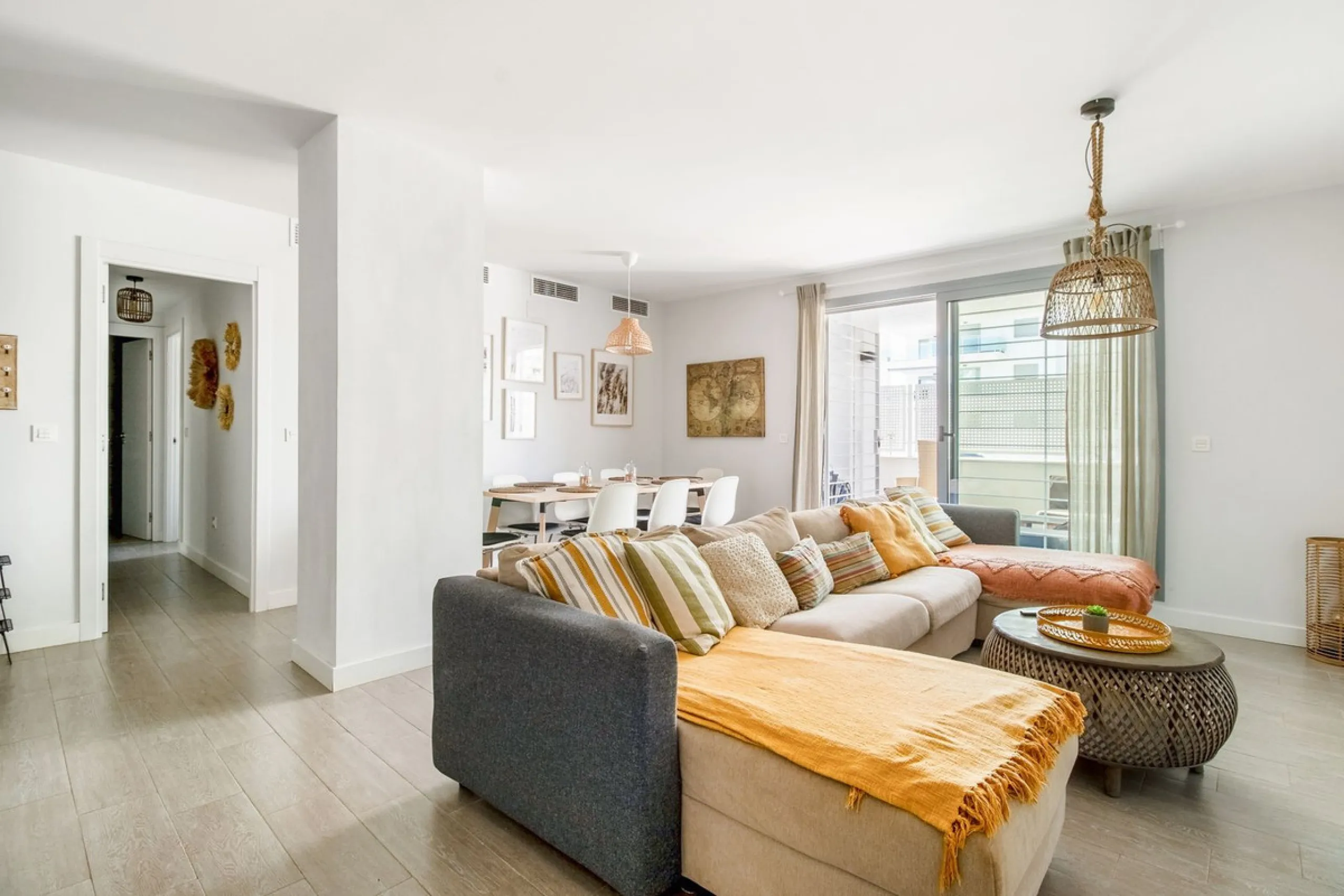 Apartment - Ground Floor Apartment в продаже в Torrox, Málaga. В доме 3 спален и 2 ванных комнат. Площадь дома 81 м²
