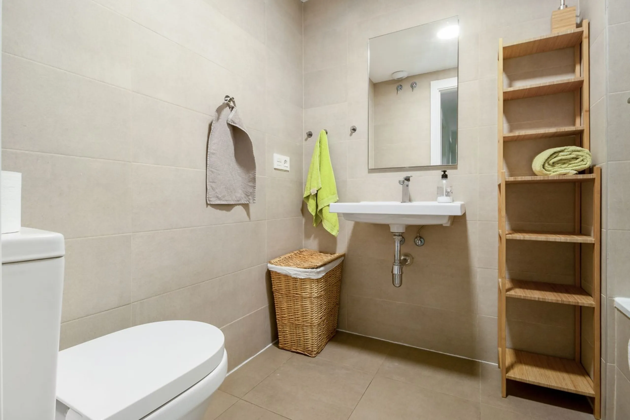 Apartment - Ground Floor Apartment в продаже в Torrox, Málaga. В доме 3 спален и 2 ванных комнат. Площадь дома 81 м²