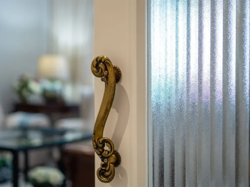 Discover this exclusive apartment of 128 m² of usable space, located in one of Málaga's most iconic areas: Paseo de Reding, just steps from the sea and very close to the historic city center.