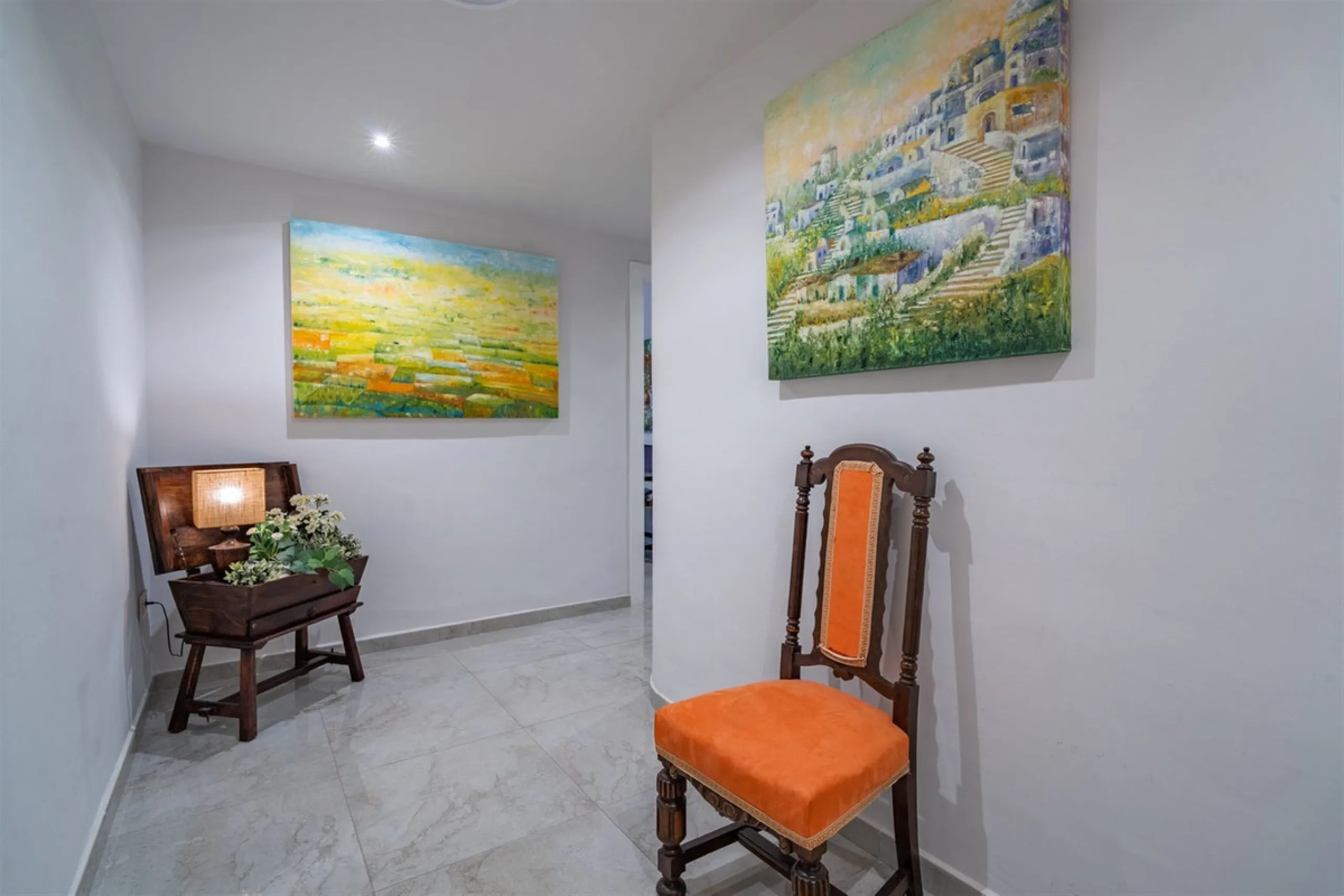 Discover this exclusive apartment of 128 m² of usable space, located in one of Málaga's most iconic areas: Paseo de Reding, just steps from the sea and very close to the historic city center.
