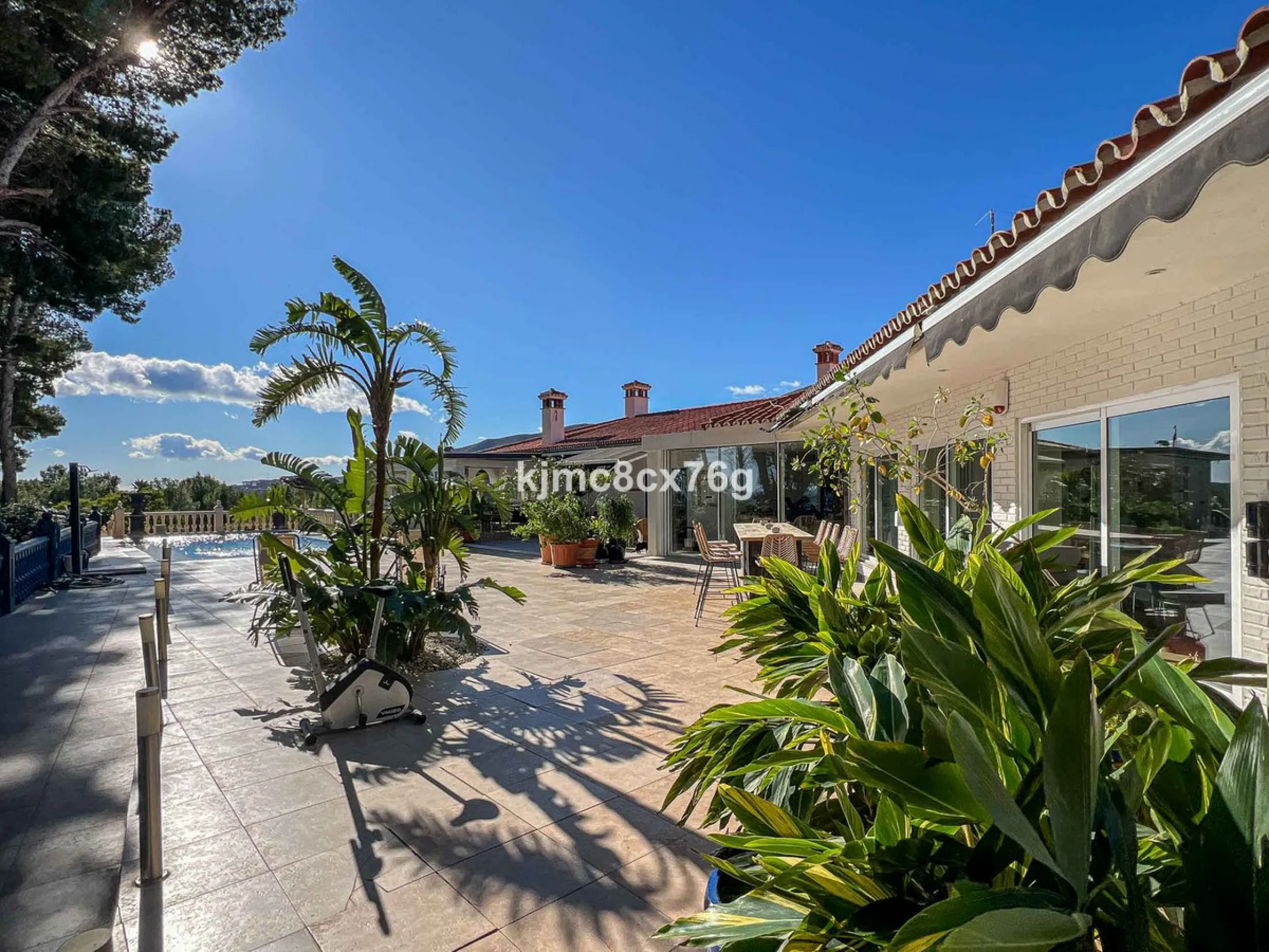 FOR SALE - EXCLUSIVE VILLA WITH 360º SEA AND MOUNTAIN VIEWS AT THE HIGHEST POINT OF TORREMOLINOS