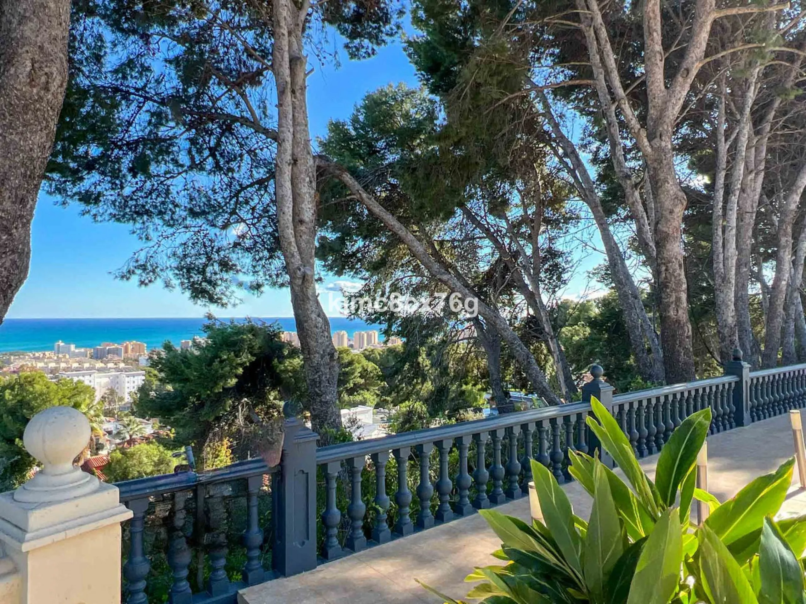 FOR SALE - EXCLUSIVE VILLA WITH 360º SEA AND MOUNTAIN VIEWS AT THE HIGHEST POINT OF TORREMOLINOS