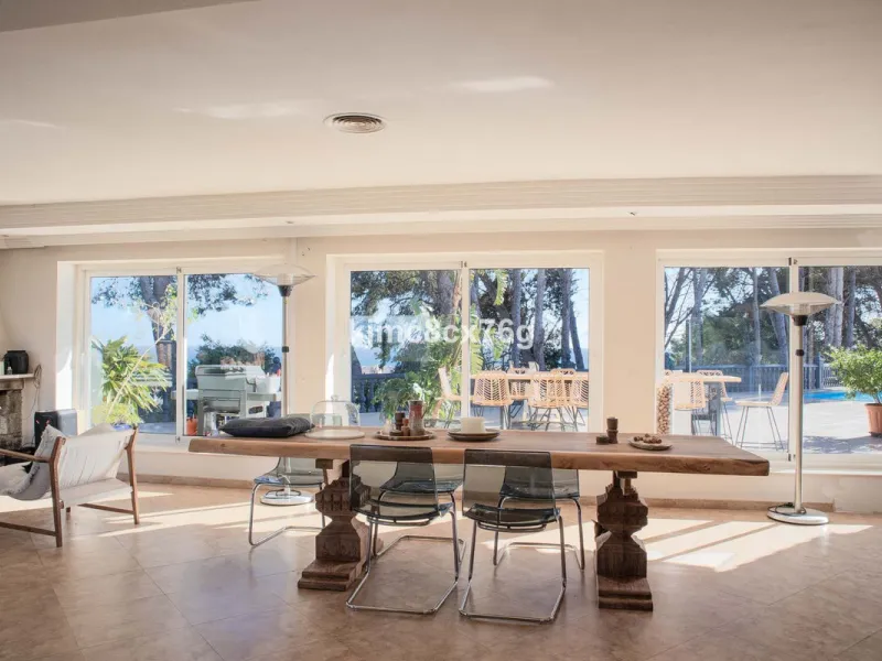 FOR SALE - EXCLUSIVE VILLA WITH 360º SEA AND MOUNTAIN VIEWS AT THE HIGHEST POINT OF TORREMOLINOS
