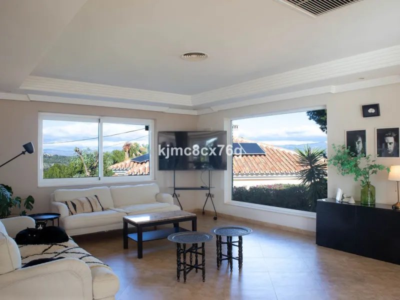 FOR SALE - EXCLUSIVE VILLA WITH 360º SEA AND MOUNTAIN VIEWS AT THE HIGHEST POINT OF TORREMOLINOS
