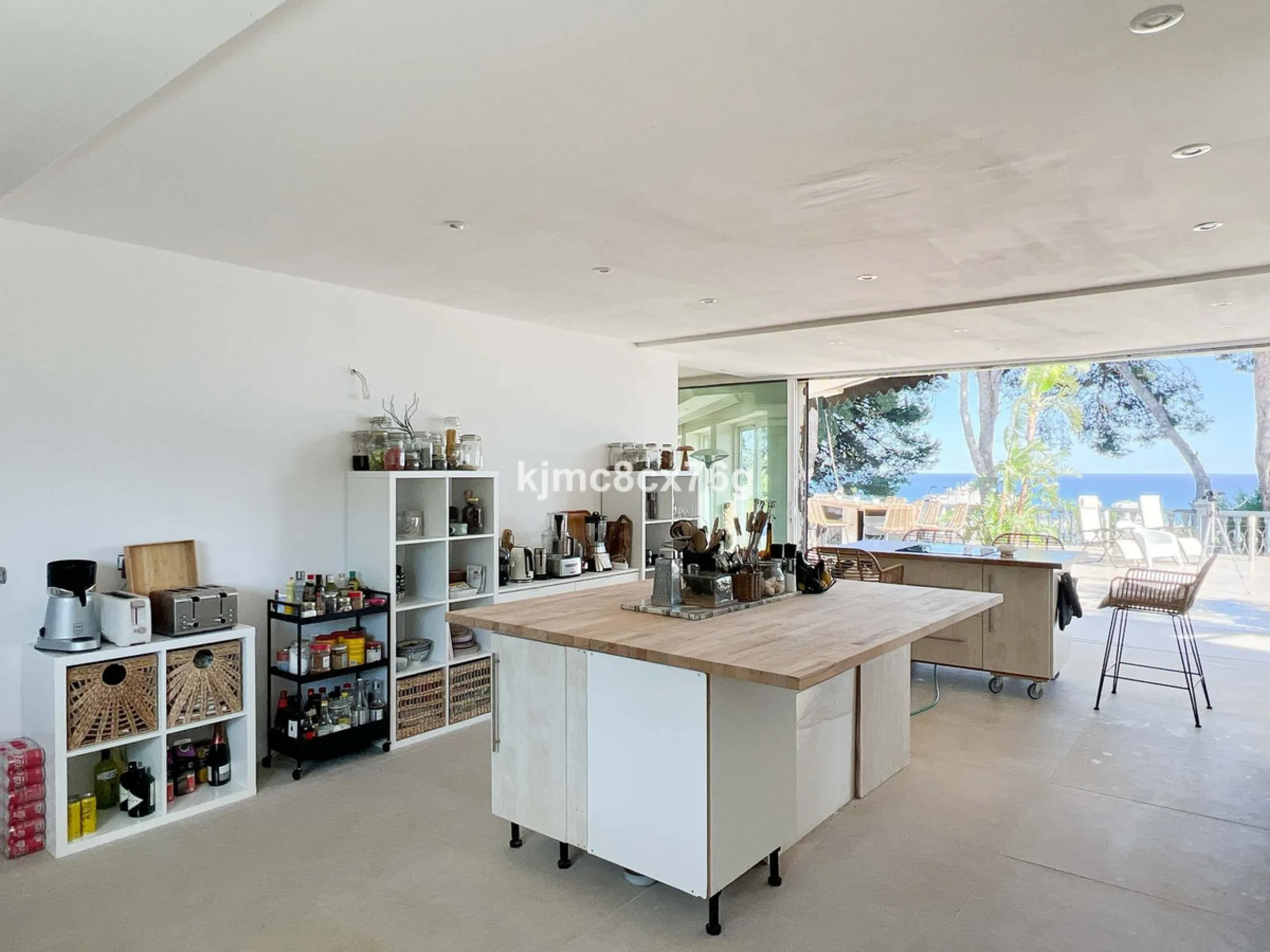 FOR SALE - EXCLUSIVE VILLA WITH 360º SEA AND MOUNTAIN VIEWS AT THE HIGHEST POINT OF TORREMOLINOS