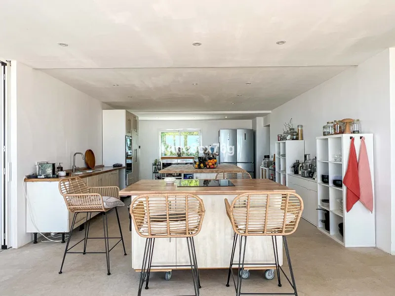 FOR SALE - EXCLUSIVE VILLA WITH 360º SEA AND MOUNTAIN VIEWS AT THE HIGHEST POINT OF TORREMOLINOS