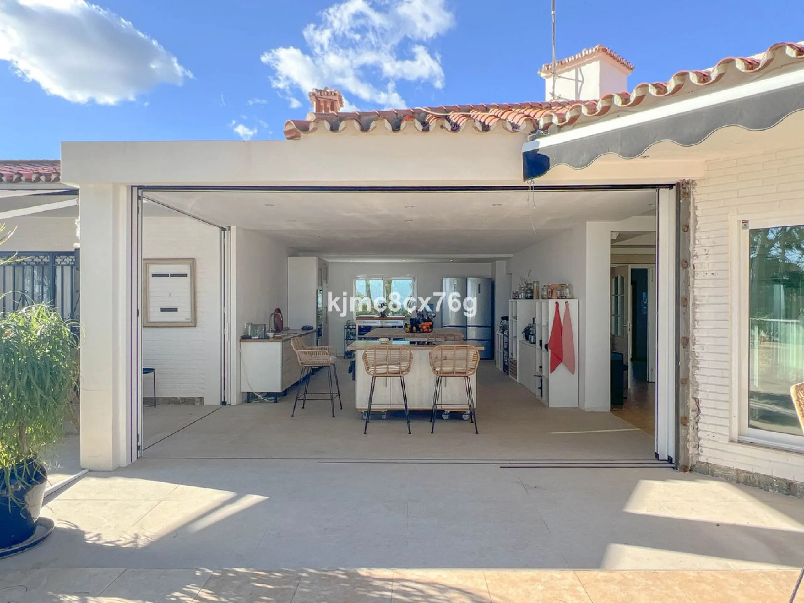 FOR SALE - EXCLUSIVE VILLA WITH 360º SEA AND MOUNTAIN VIEWS AT THE HIGHEST POINT OF TORREMOLINOS