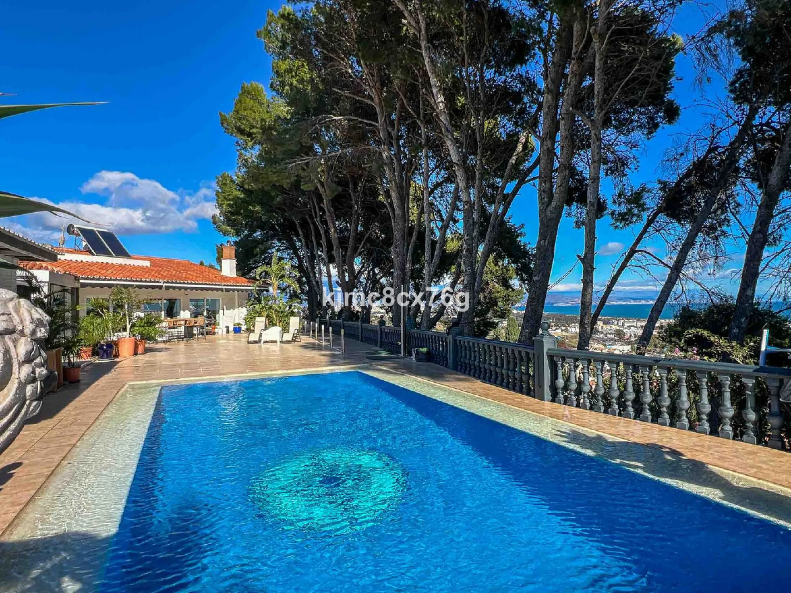 FOR SALE - EXCLUSIVE VILLA WITH 360º SEA AND MOUNTAIN VIEWS AT THE HIGHEST POINT OF TORREMOLINOS