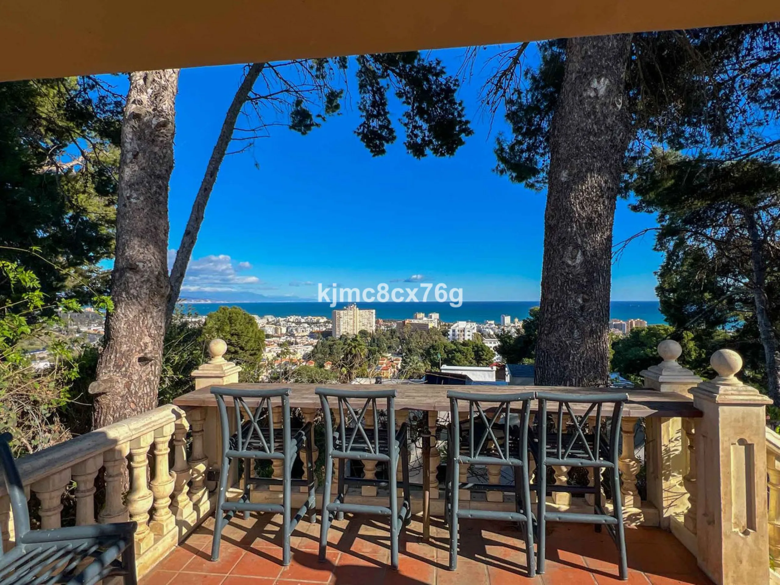 FOR SALE - EXCLUSIVE VILLA WITH 360º SEA AND MOUNTAIN VIEWS AT THE HIGHEST POINT OF TORREMOLINOS