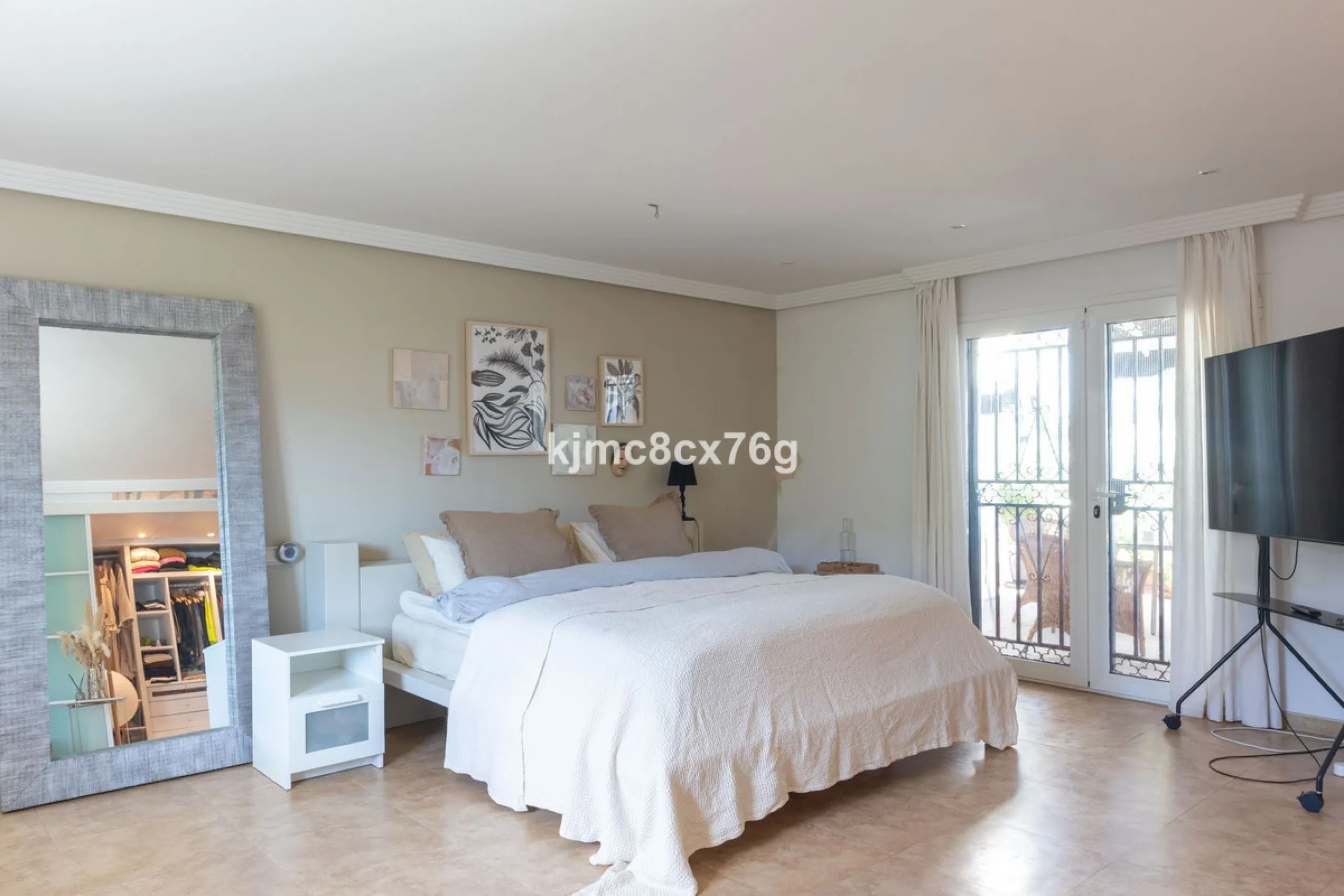 FOR SALE - EXCLUSIVE VILLA WITH 360º SEA AND MOUNTAIN VIEWS AT THE HIGHEST POINT OF TORREMOLINOS