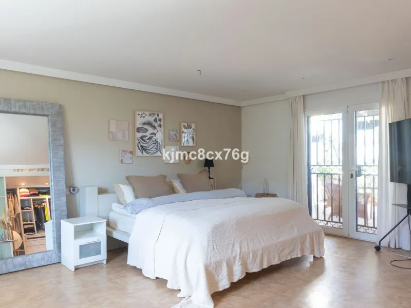 FOR SALE - EXCLUSIVE VILLA WITH 360º SEA AND MOUNTAIN VIEWS AT THE HIGHEST POINT OF TORREMOLINOS