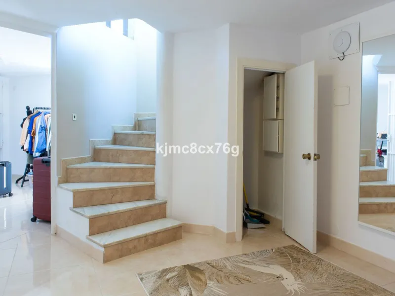 FOR SALE - EXCLUSIVE VILLA WITH 360º SEA AND MOUNTAIN VIEWS AT THE HIGHEST POINT OF TORREMOLINOS
