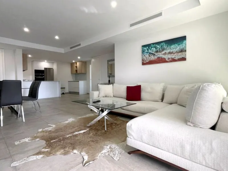 Apartment - Middle Floor Apartment в продаже в Estepona, Málaga. В доме 2 спален и 2 ванных комнат. Площадь дома 120 м²