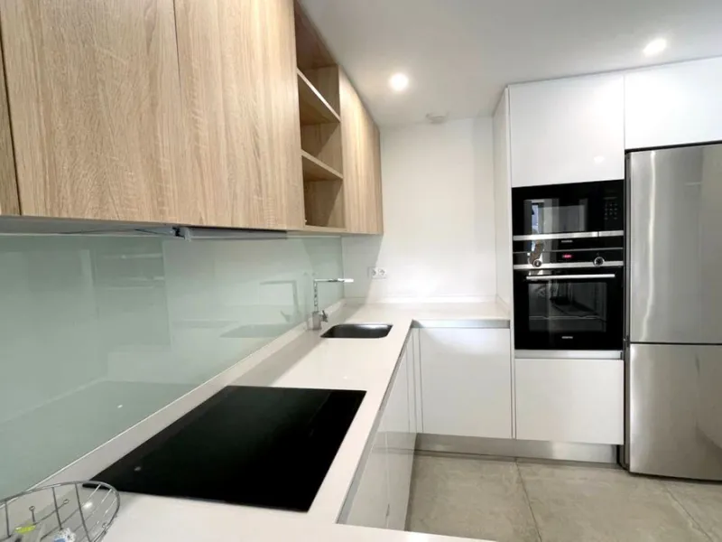 Apartment - Middle Floor Apartment в продаже в Estepona, Málaga. В доме 2 спален и 2 ванных комнат. Площадь дома 120 м²