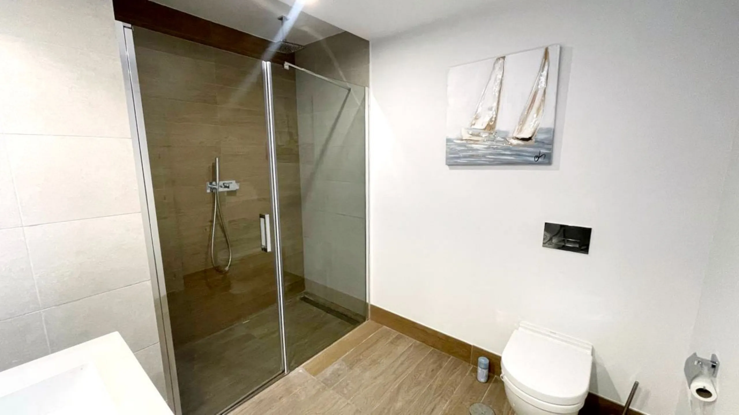 Apartment - Middle Floor Apartment в продаже в Estepona, Málaga. В доме 2 спален и 2 ванных комнат. Площадь дома 120 м²