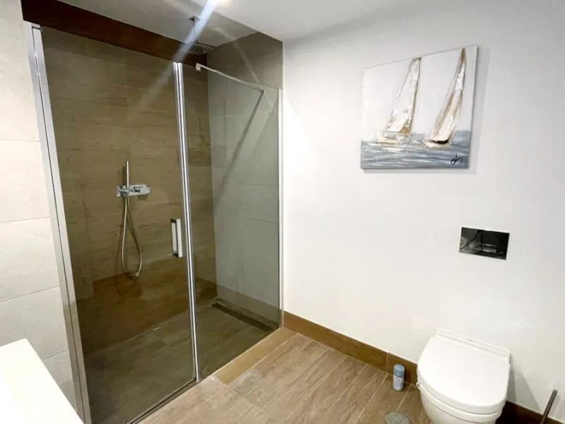 Apartment - Middle Floor Apartment в продаже в Estepona, Málaga. В доме 2 спален и 2 ванных комнат. Площадь дома 120 м²