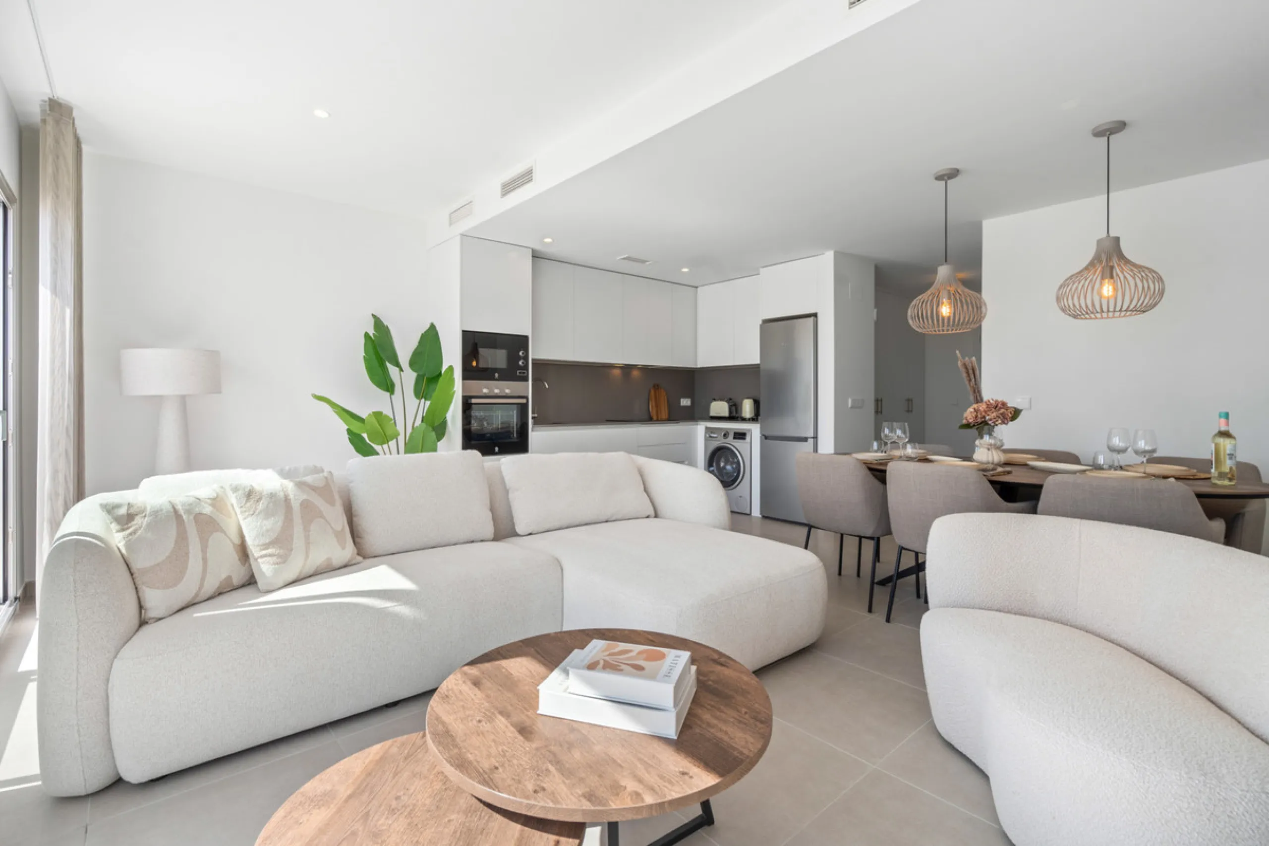 Apartment - Penthouse в продаже в Estepona, Málaga. В доме 3 спален и 2 ванных комнат. Площадь дома 104 м²