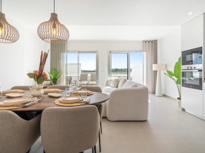 Apartment - Penthouse в продаже в Estepona, Málaga. В доме 3 спален и 2 ванных комнат. Площадь дома 104 м²