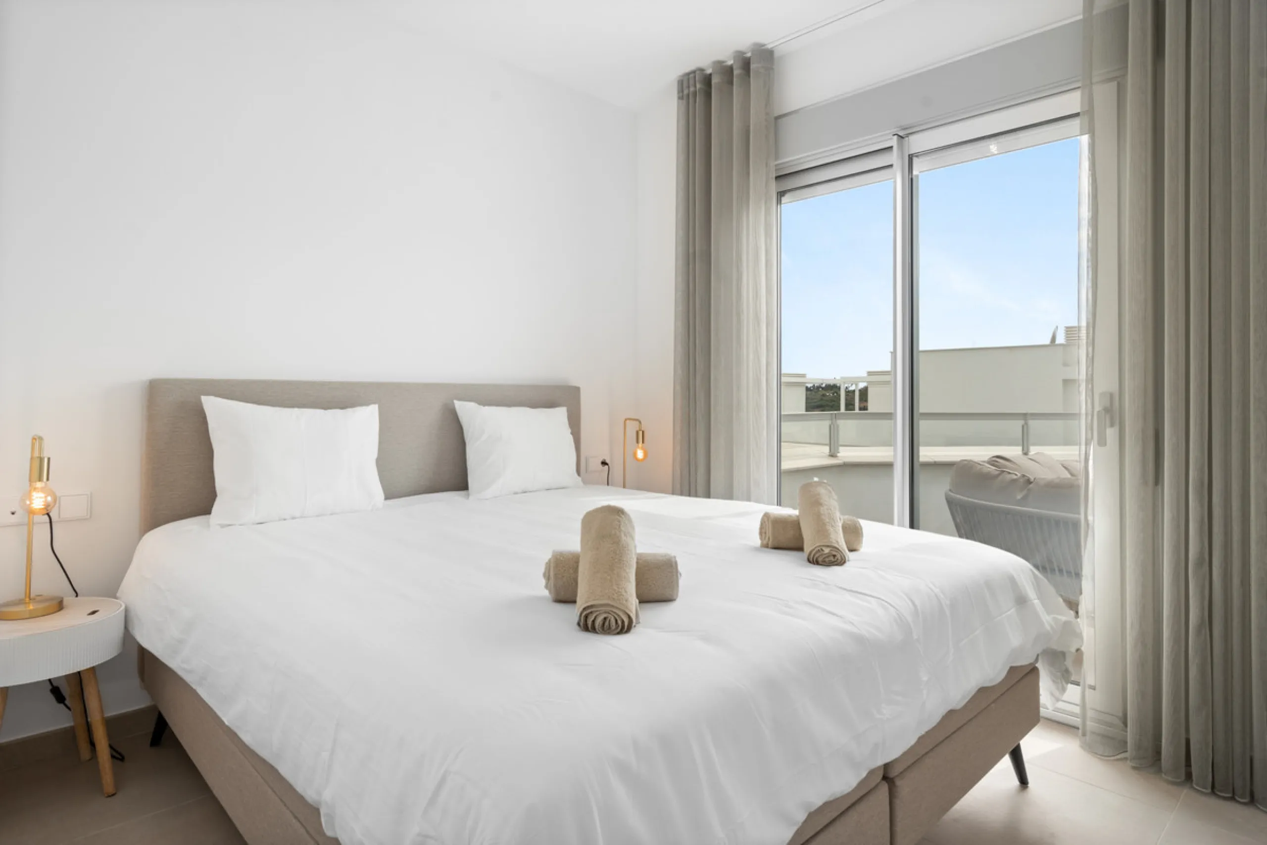 Apartment - Penthouse в продаже в Estepona, Málaga. В доме 3 спален и 2 ванных комнат. Площадь дома 104 м²