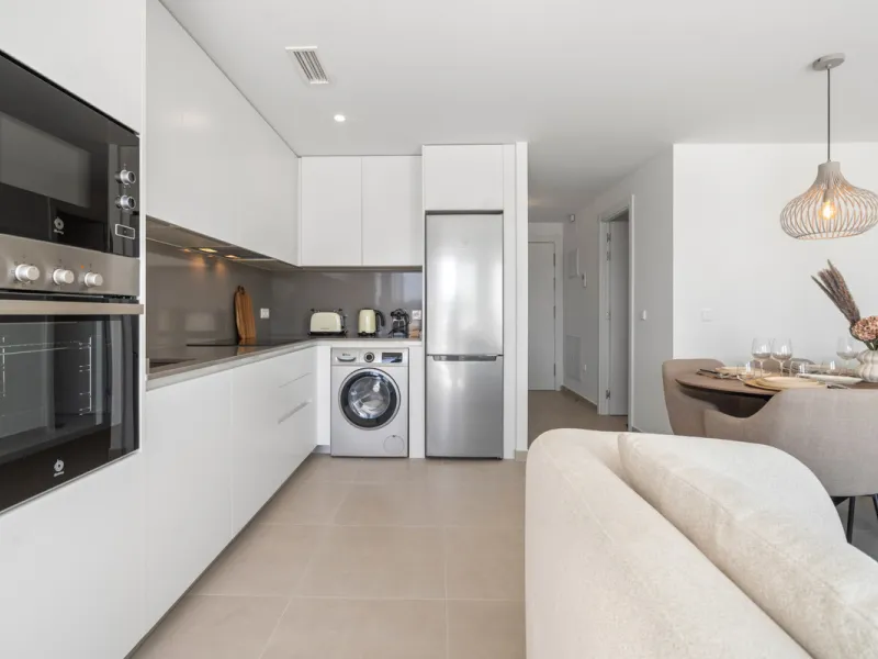 Apartment - Penthouse в продаже в Estepona, Málaga. В доме 3 спален и 2 ванных комнат. Площадь дома 104 м²