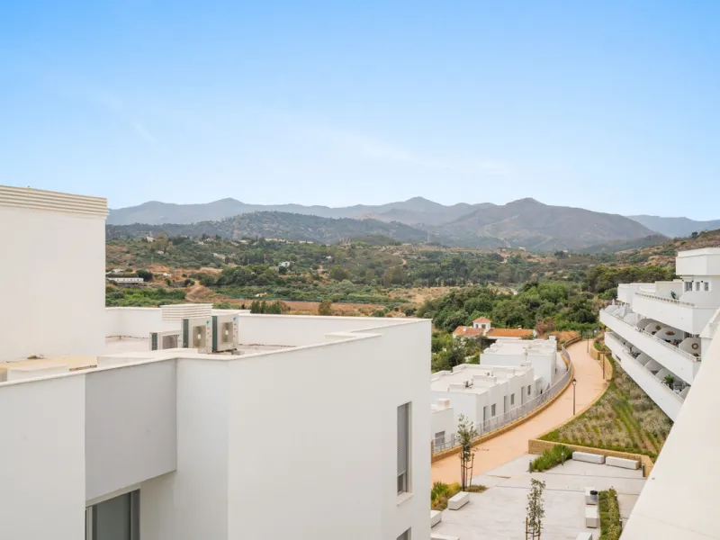 Apartment - Penthouse в продаже в Estepona, Málaga. В доме 3 спален и 2 ванных комнат. Площадь дома 104 м²