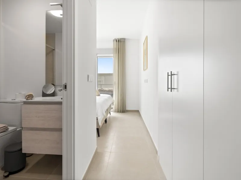 Apartment - Penthouse в продаже в Estepona, Málaga. В доме 3 спален и 2 ванных комнат. Площадь дома 104 м²