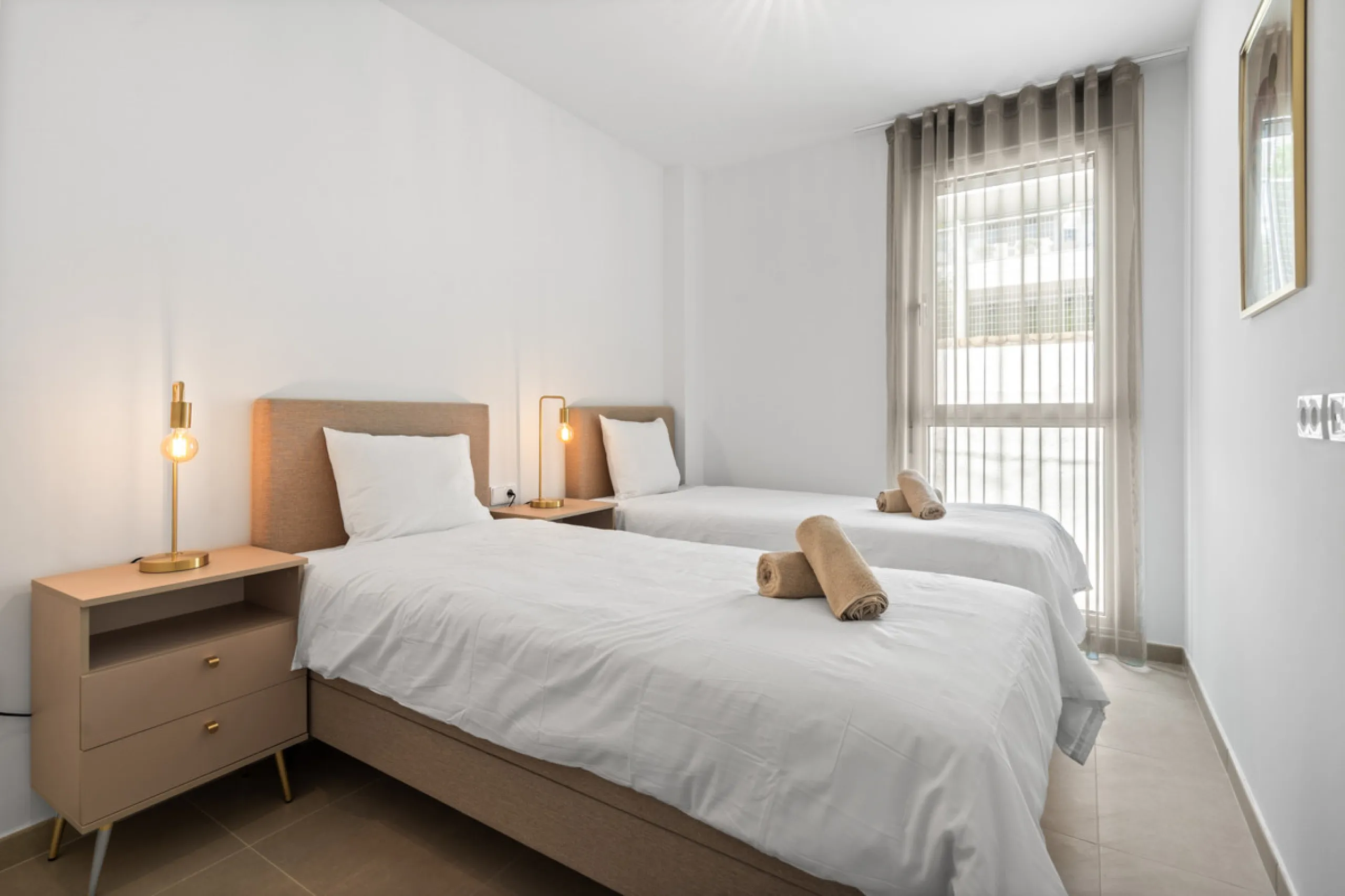 Apartment - Penthouse в продаже в Estepona, Málaga. В доме 3 спален и 2 ванных комнат. Площадь дома 104 м²